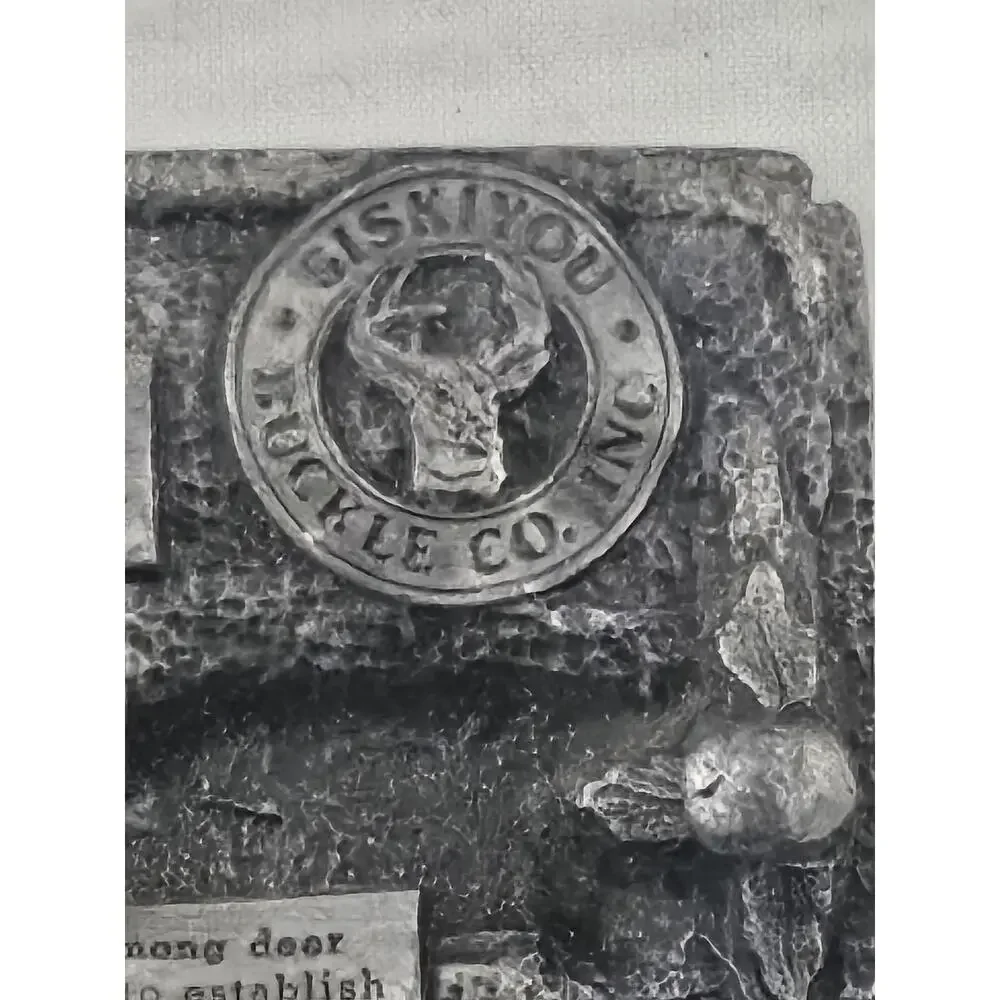 1983 Siskiyou Buckle Company Belt Buckle Deer Rutting A-27